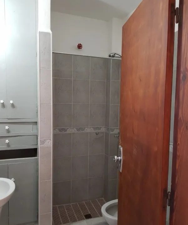 Casa céntrica de dos dormitorios en Canelones 7