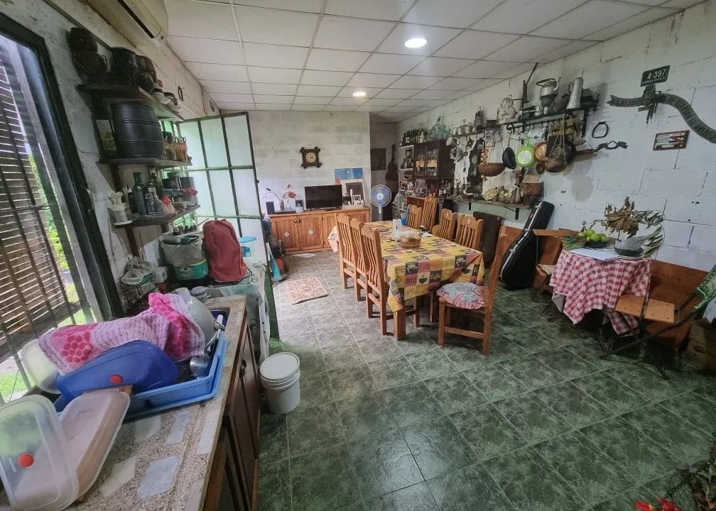 Venta de casa con tres dormitorios en Hermenegildo López 663 11