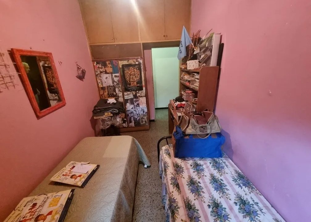 Venta de casa con tres dormitorios en Hermenegildo López 663 9