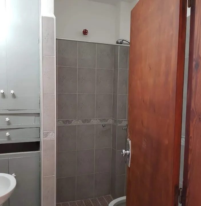 Venta de casa céntrica de tres dormitorios con cochera 11