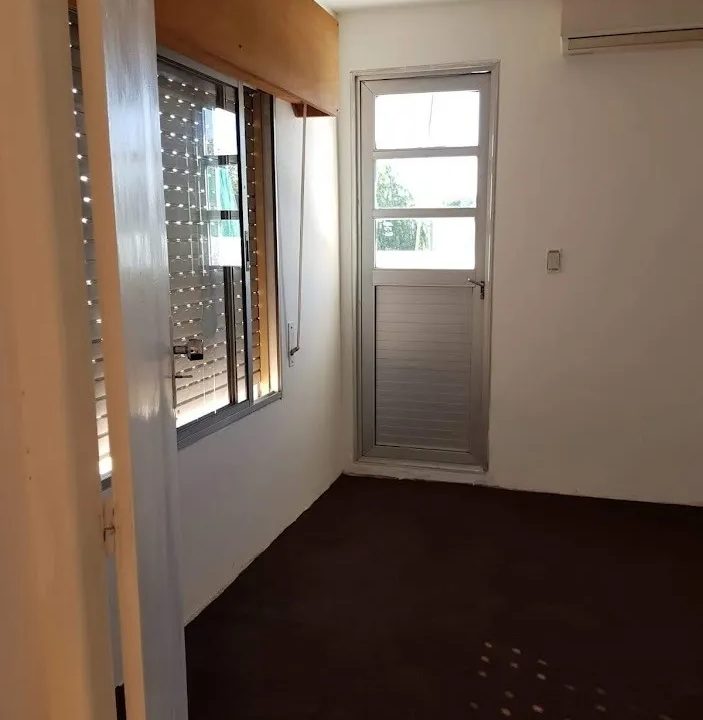 Venta de casa céntrica de tres dormitorios con cochera 13