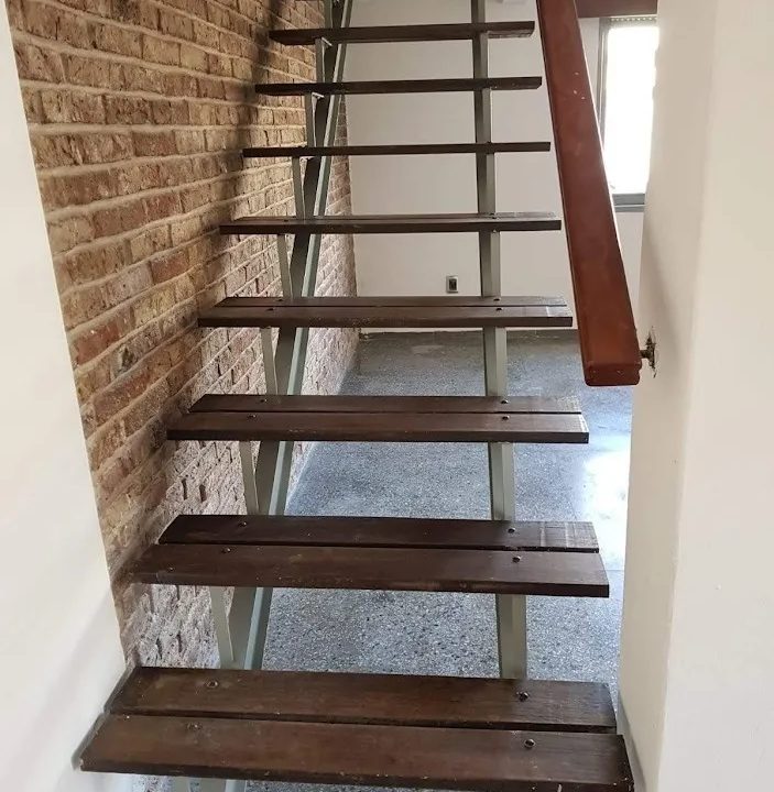 Venta de casa céntrica de tres dormitorios con cochera 4