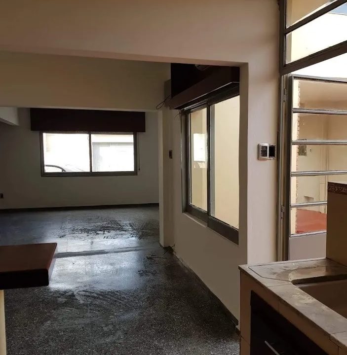 Venta de casa céntrica de tres dormitorios con cochera 6