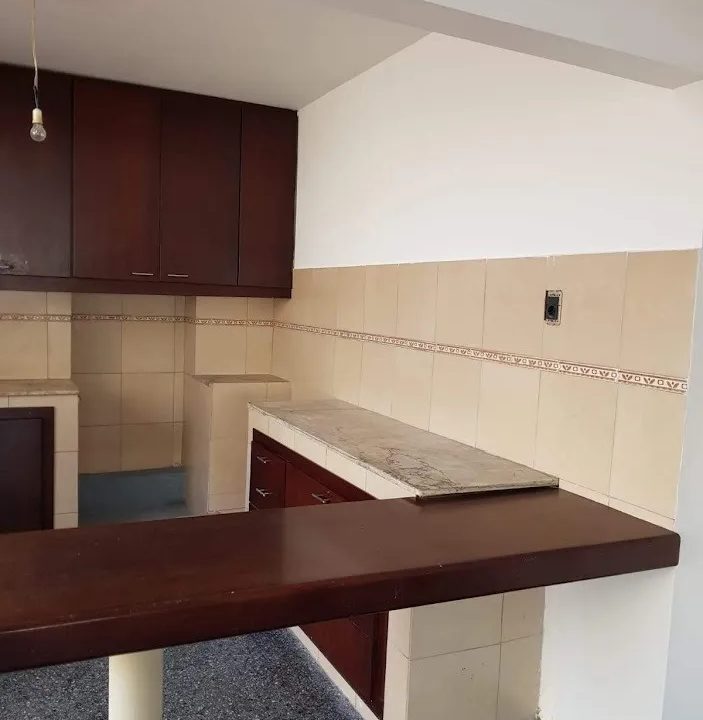Venta de casa céntrica de tres dormitorios con cochera 9