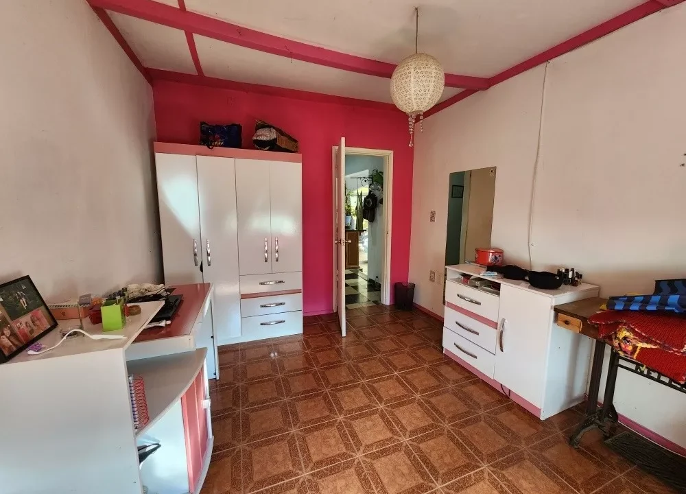 Venta de Casa de tres dormitorios sobre calle Leandro Gómez 11