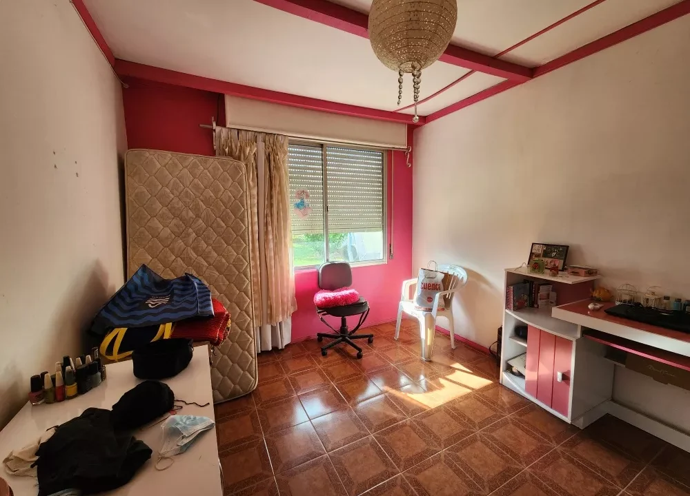 Venta de Casa de tres dormitorios sobre calle Leandro Gómez 12