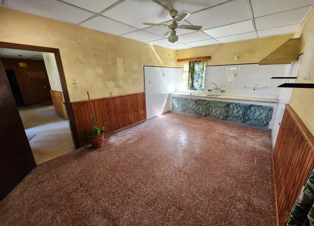 Chacra con Vivienda y Galpón en Parada Cabrera 12
