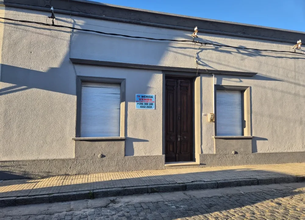 Venta de Casa de tres dormitorios en Santa Lucía - 1