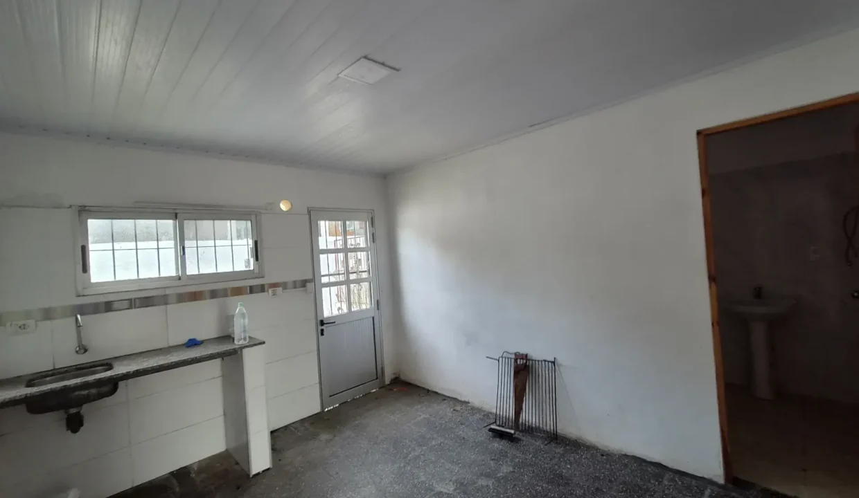 Alquiler de Casa de un dormitorio próximo a servicios esenciales 4