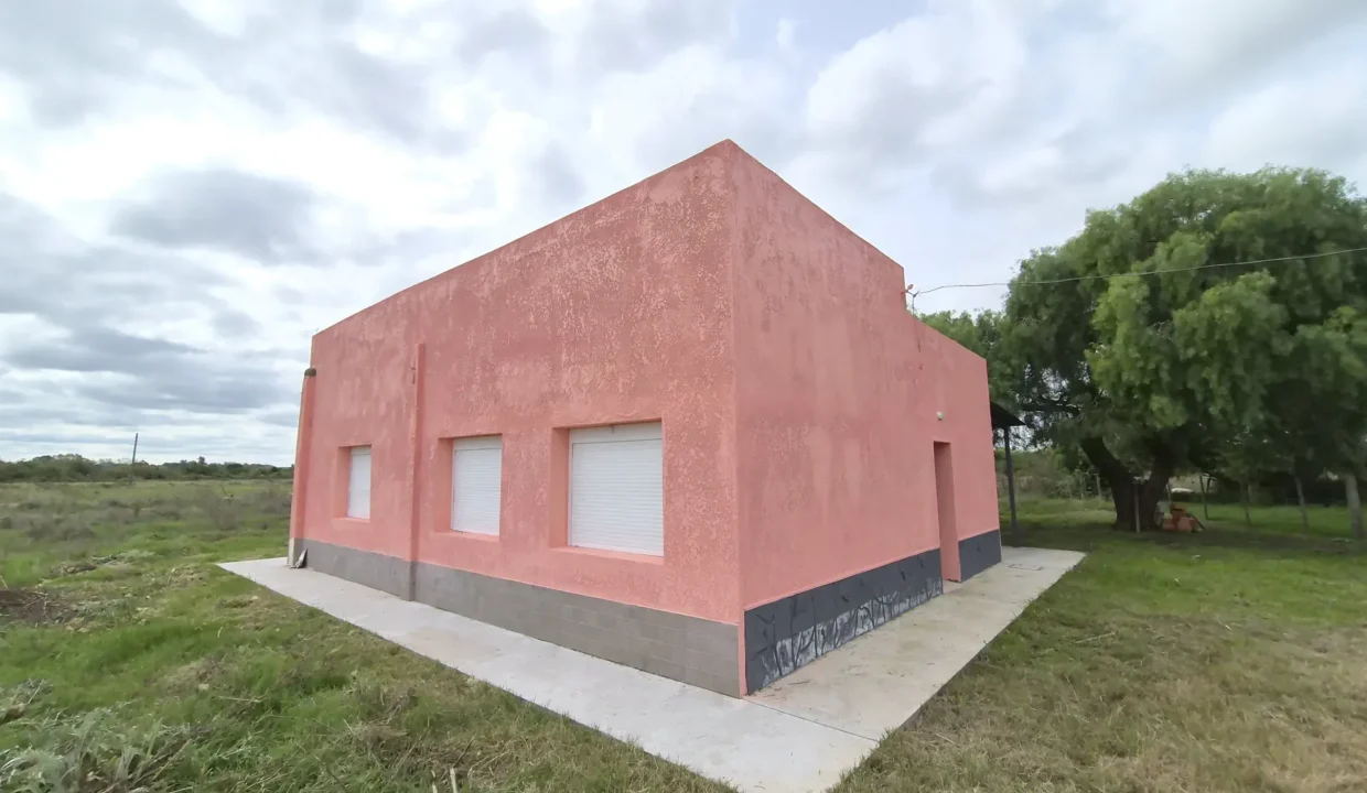 Alquiler de Casa remodelada a nuevo con tres dormitorios en Canelones - 1