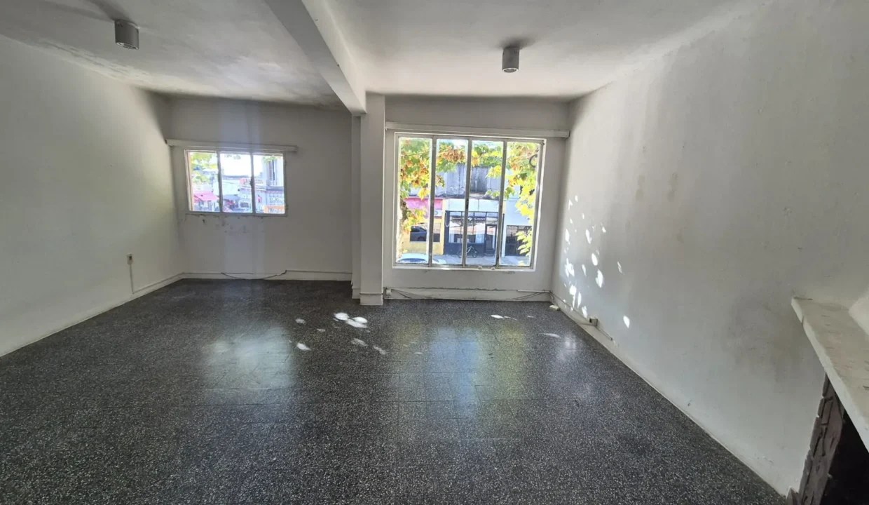 Alquiler de Apartamento amplio de tres dormitorios en pleno centro de la Ciudad - 4