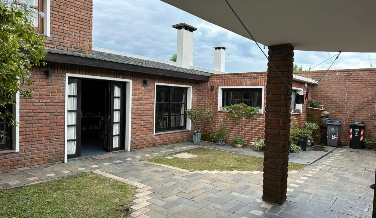 Venta de Casa de cuatro dormitorios en la ciudad de Canelones - 13