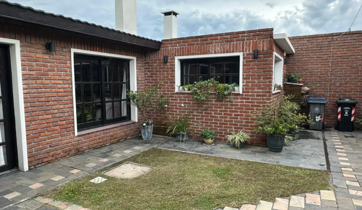 Venta de Casa de cuatro dormitorios en la ciudad de Canelones - 14