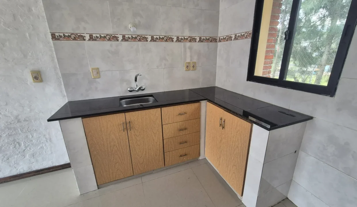 Venta de Casa nueva de dos dormitorios con cochera en camino Las Violetas - 5