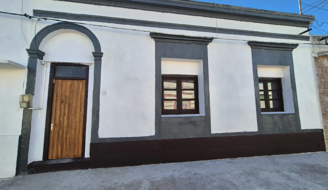 Alquiler de Casa de dos dormitorios en Cont. Ramón Vázquez Varela - 1