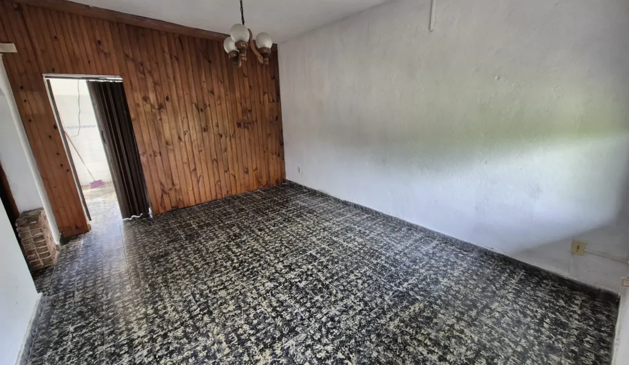 Alquiler de Casa de dos dormitorios sobre calle Héctor Miranda - 13