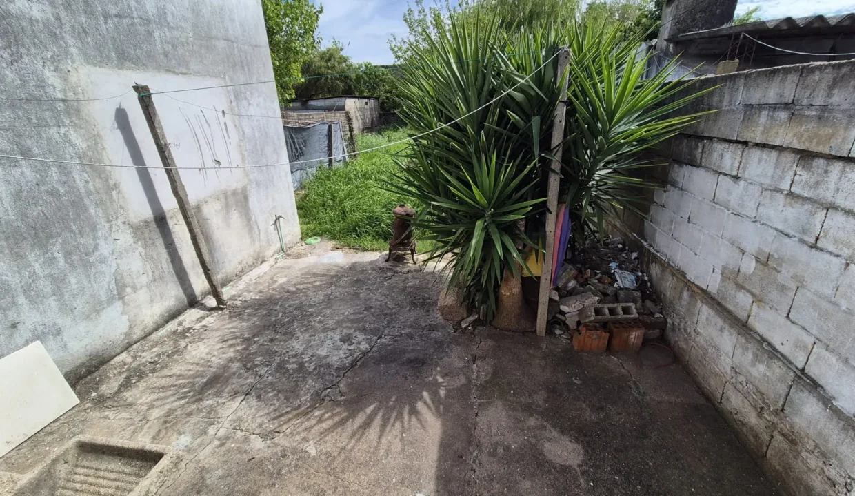 Alquiler de Casa de dos dormitorios sobre calle Héctor Miranda - 14